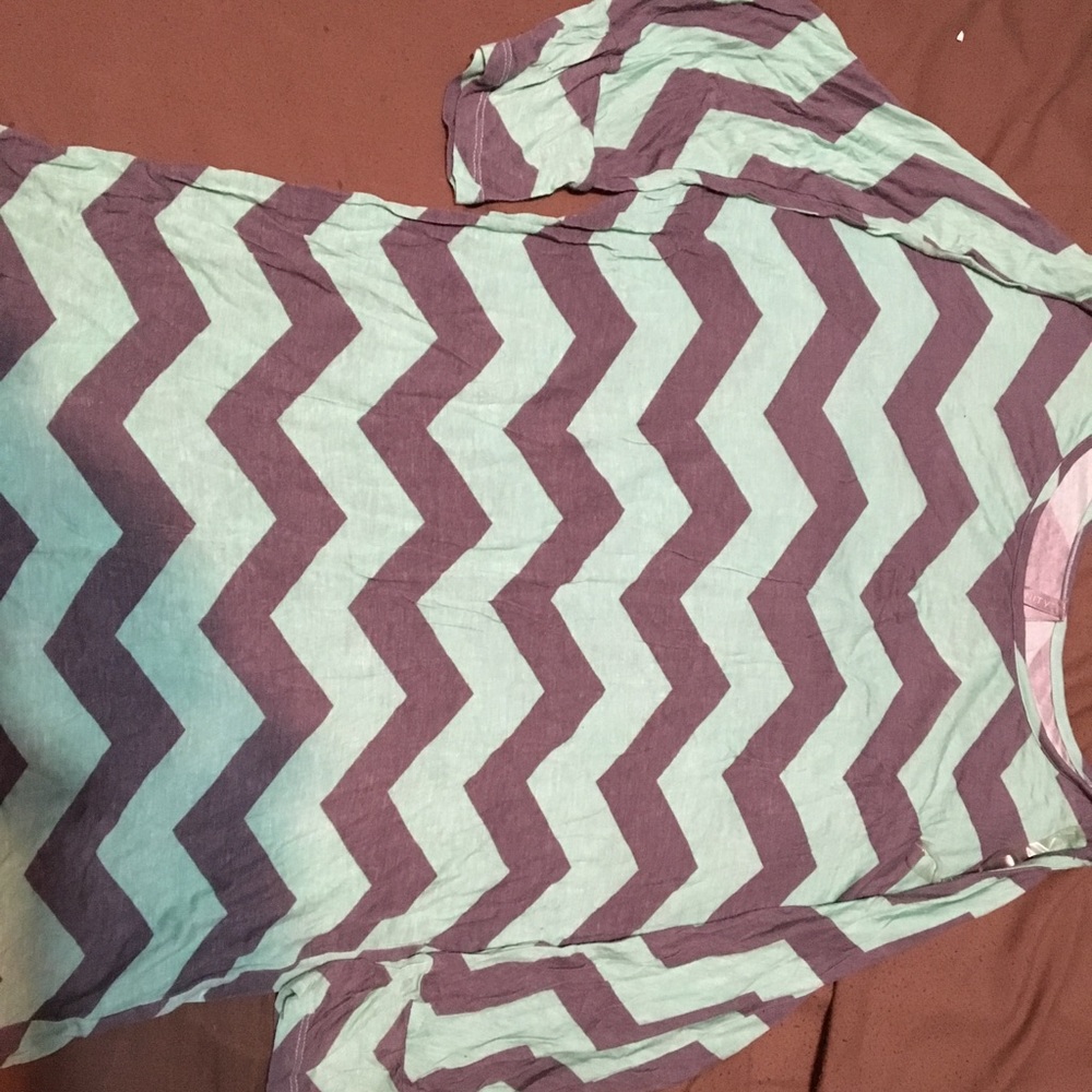 Teal and gray chevron.